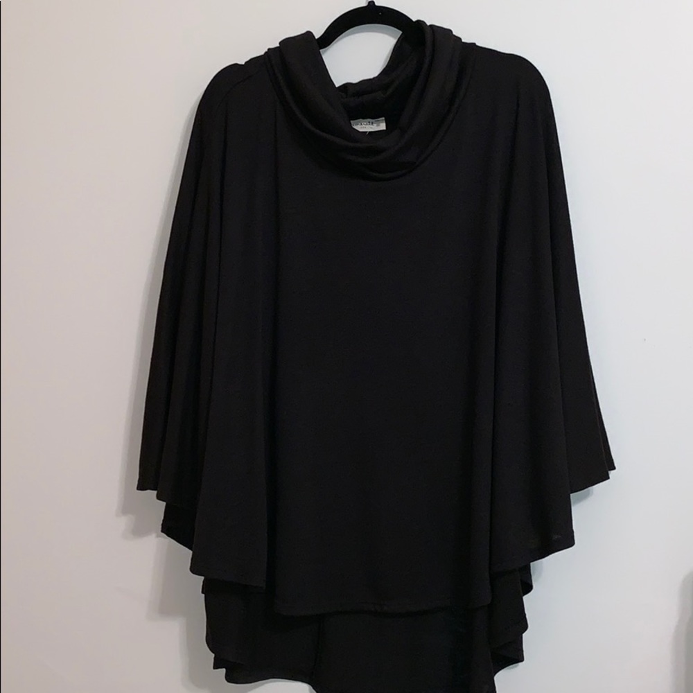 Poncho - Picture 2 of 5